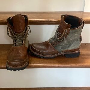 Barney’s NY x Timberland Boot- size EU 44. Worn and broken in.